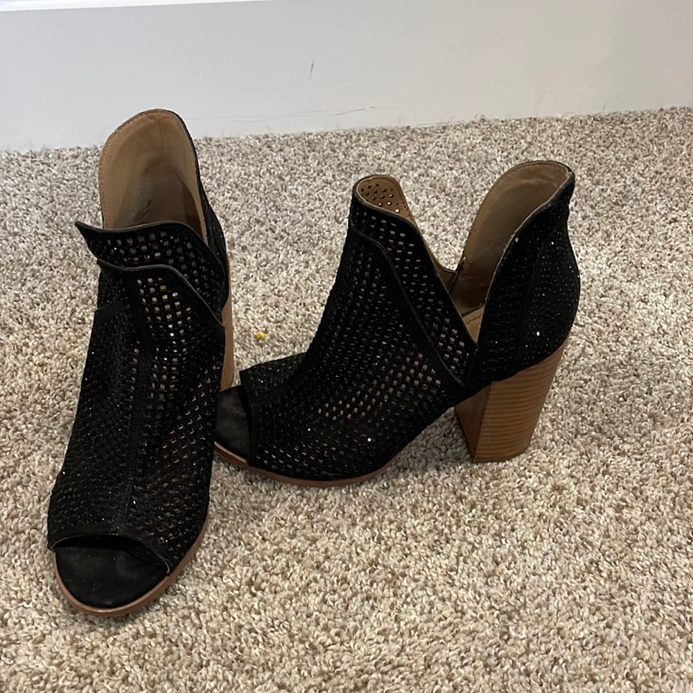 Black sparkly booties